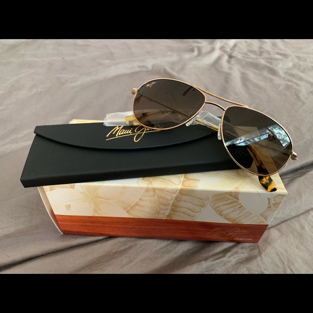 Brand new , Maui Jim Baby Beach Gold HS245-16.